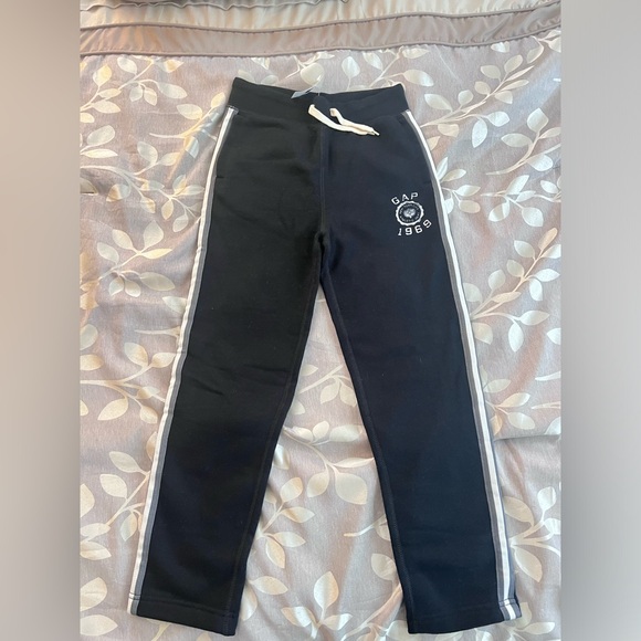 Gap Kids Black Sweat Pants With Gray Stripe Sz L (10) - Picture 2 of 5